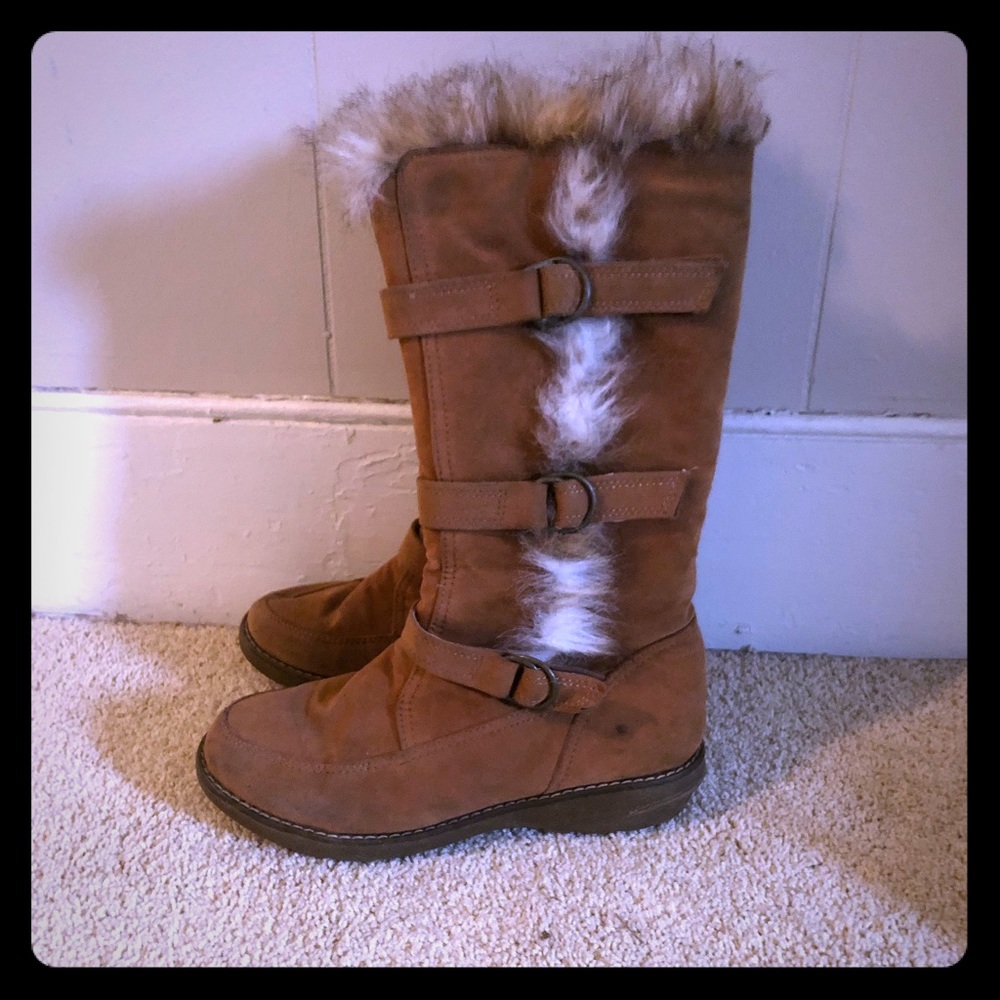 EUC Apres by Lamo faux fur boots; size 8.